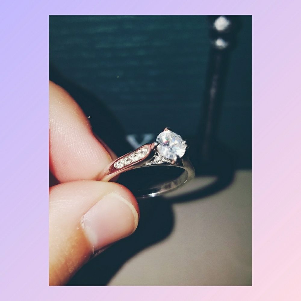 NWOT ENGAGEMENT RING - Picture 2 of 2